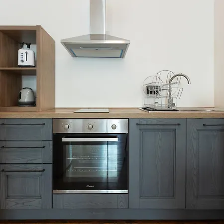 Guesthost - San Mauro Apartment